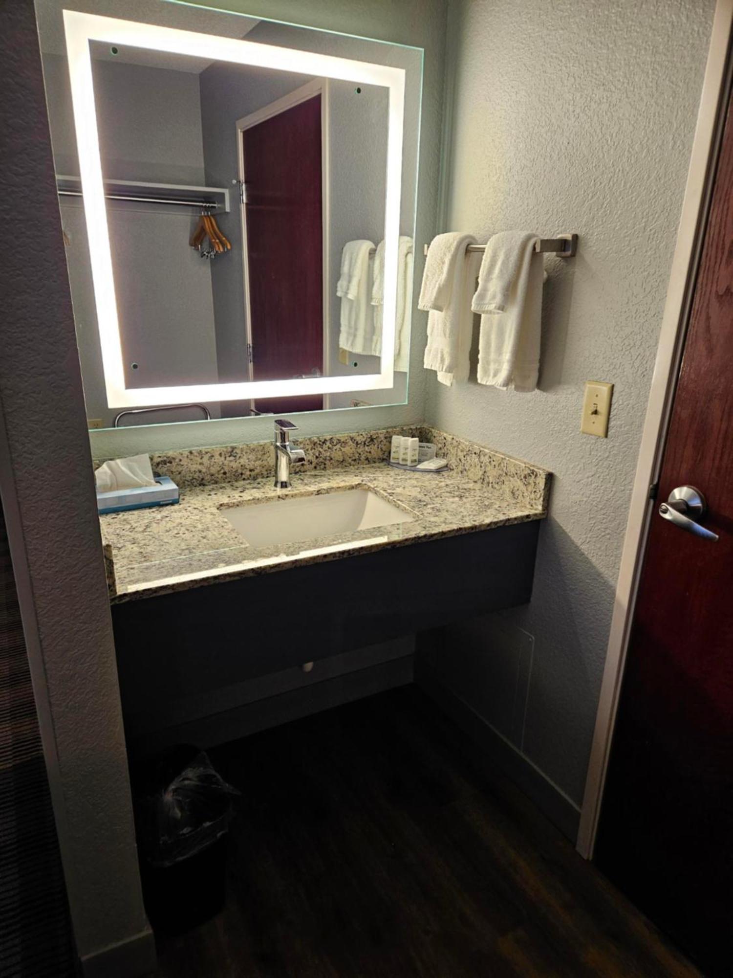 Americinn By Wyndham Mounds View Minneapolis Екстериор снимка